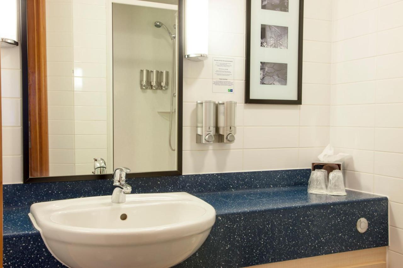 Holiday Inn Express Braintree By Ihg Eksteriør billede
