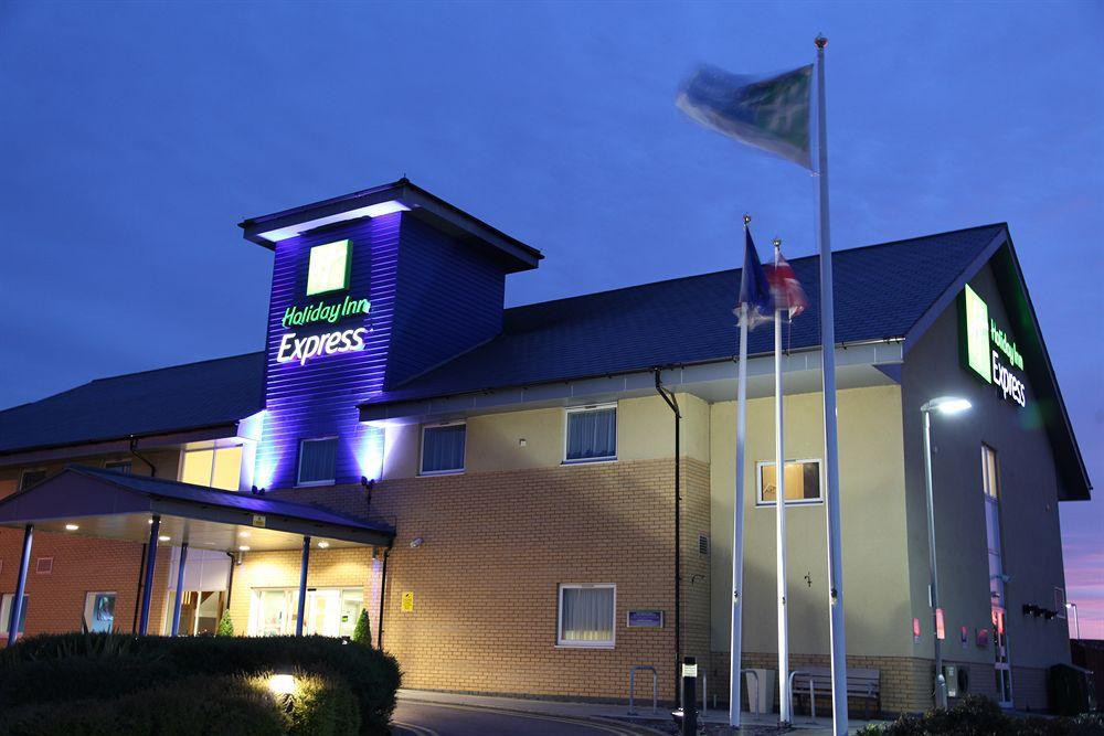 Holiday Inn Express Braintree By Ihg Eksteriør billede