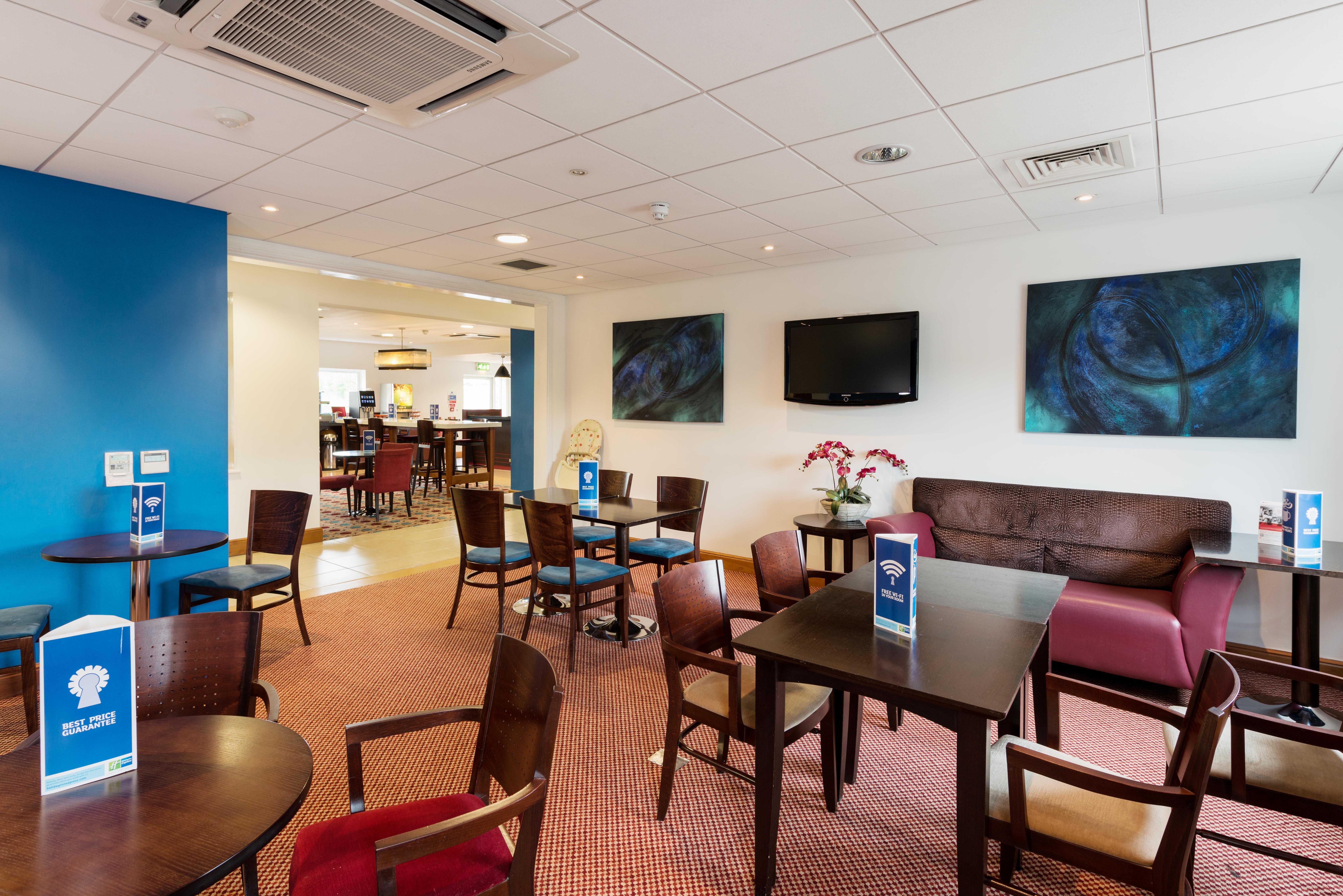 Holiday Inn Express Braintree By Ihg Eksteriør billede