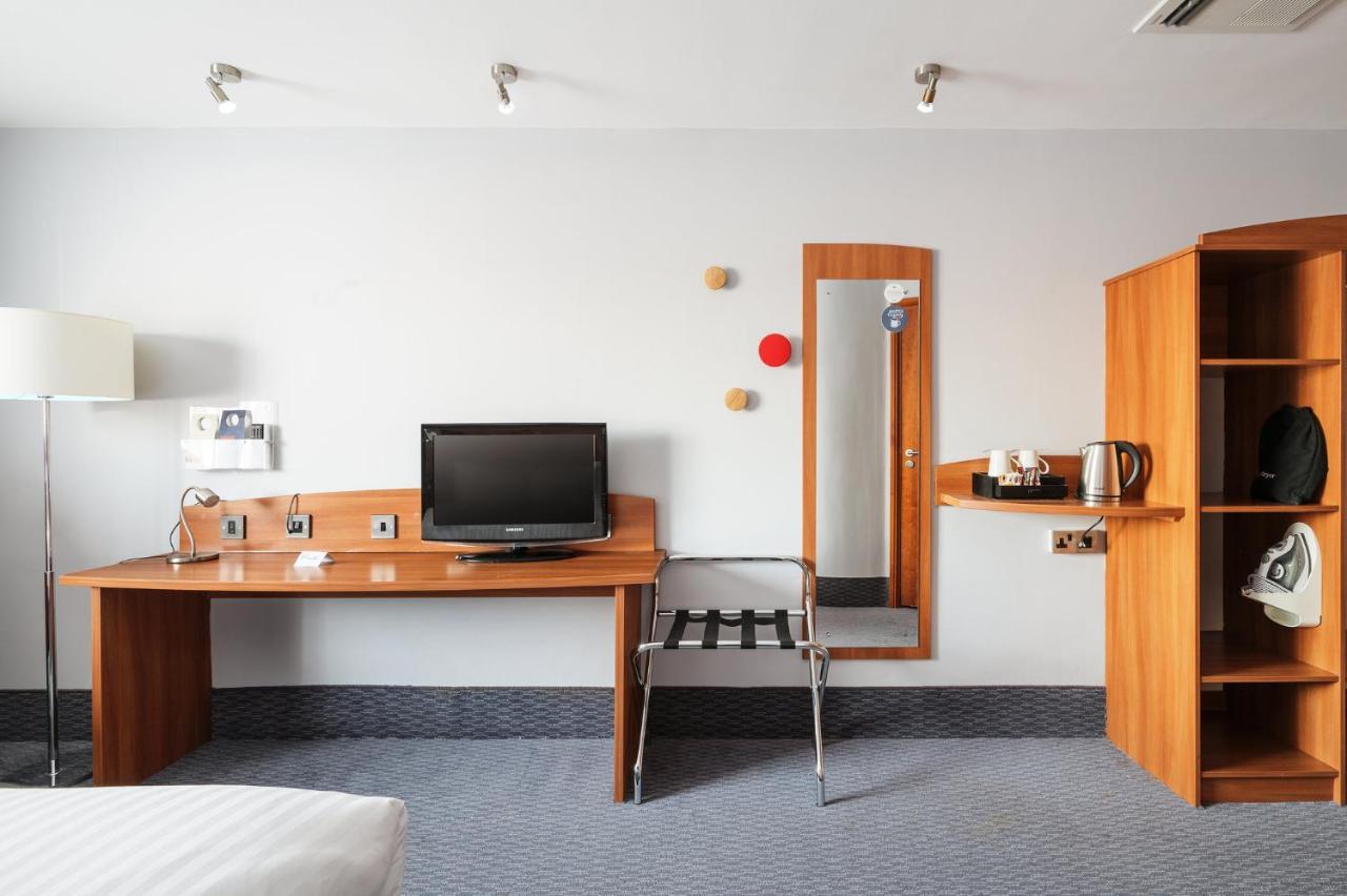 Holiday Inn Express Braintree By Ihg Eksteriør billede