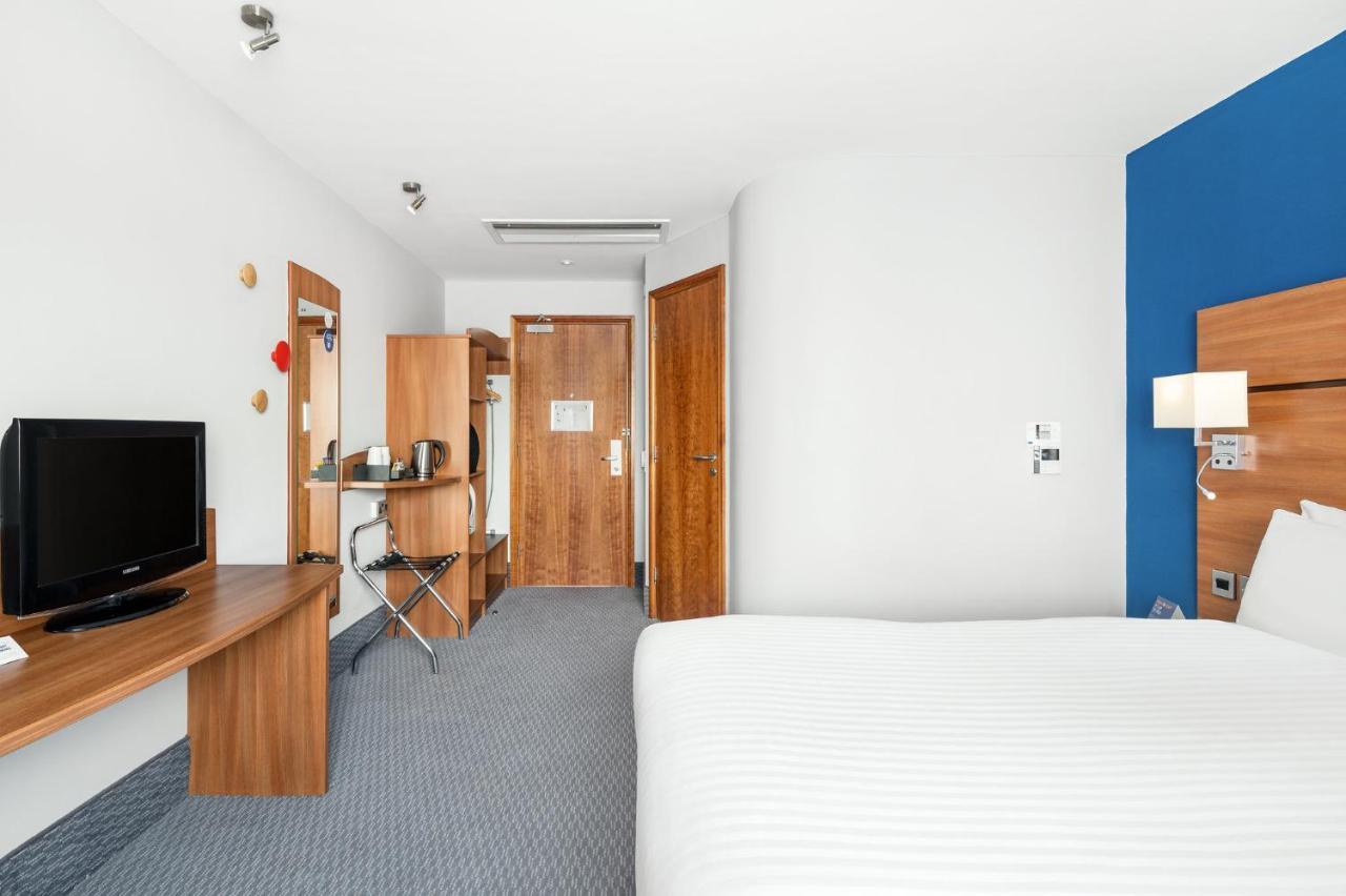 Holiday Inn Express Braintree By Ihg Eksteriør billede
