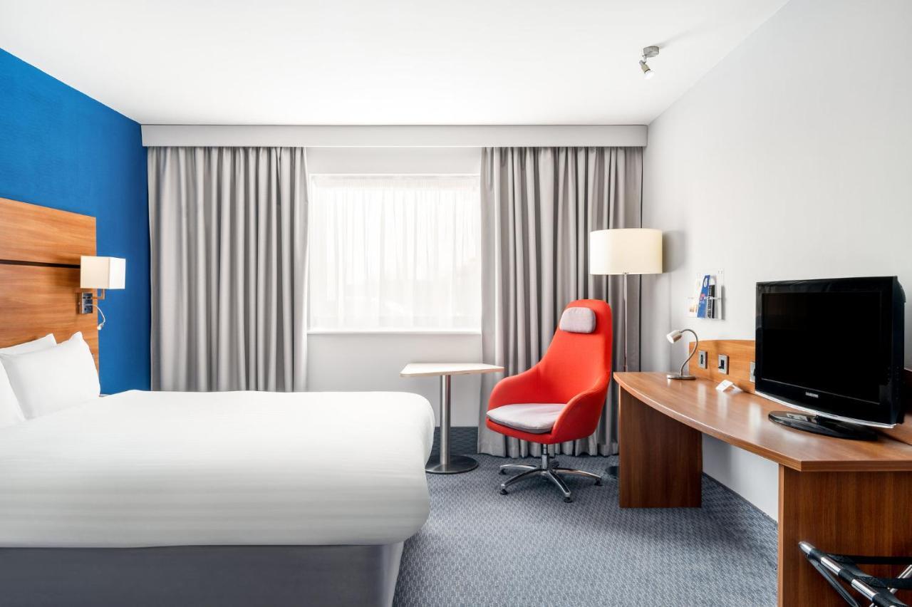 Holiday Inn Express Braintree By Ihg Eksteriør billede