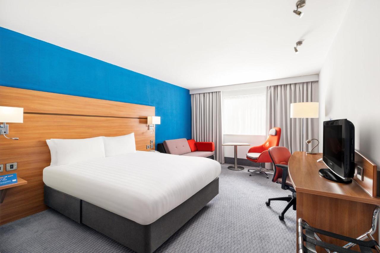 Holiday Inn Express Braintree By Ihg Eksteriør billede