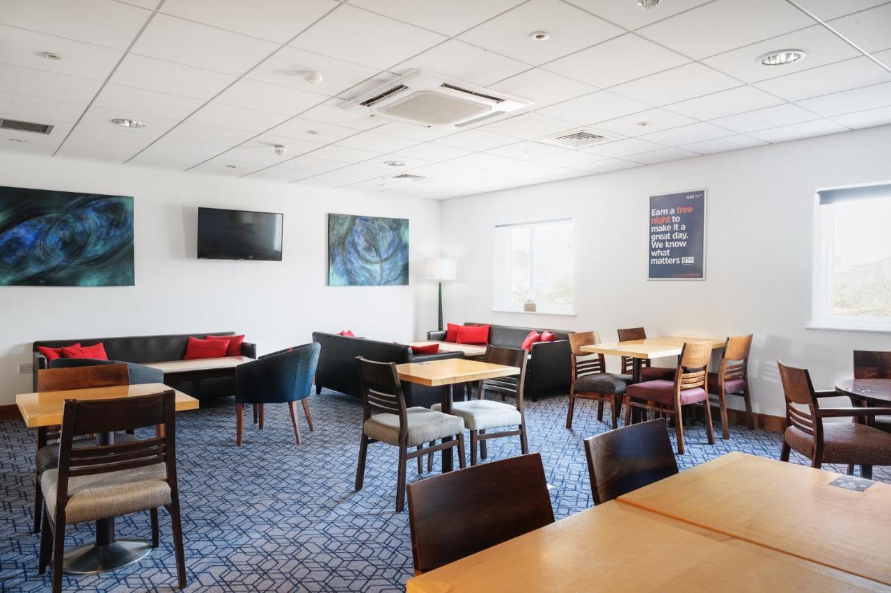 Holiday Inn Express Braintree By Ihg Eksteriør billede