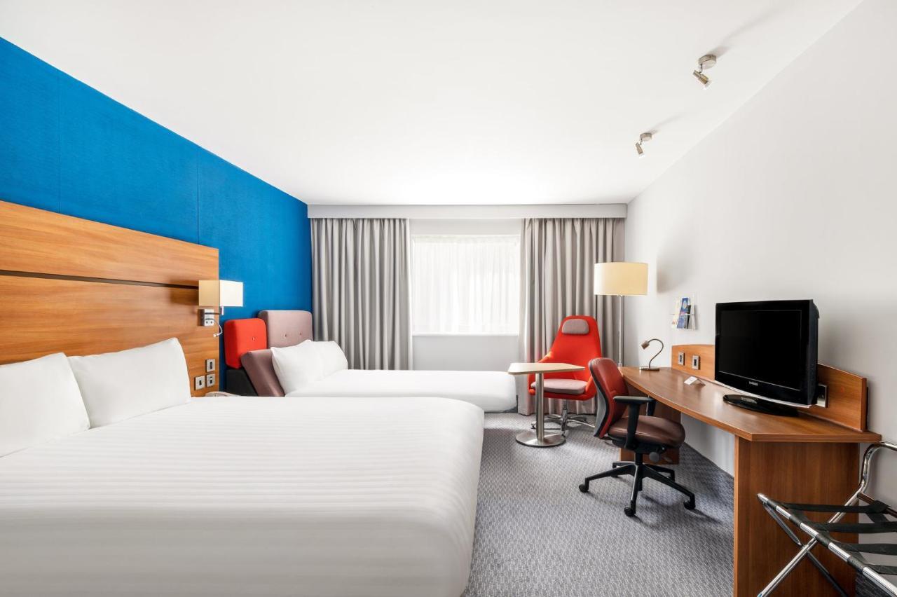 Holiday Inn Express Braintree By Ihg Eksteriør billede