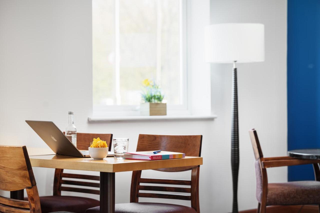 Holiday Inn Express Braintree By Ihg Eksteriør billede