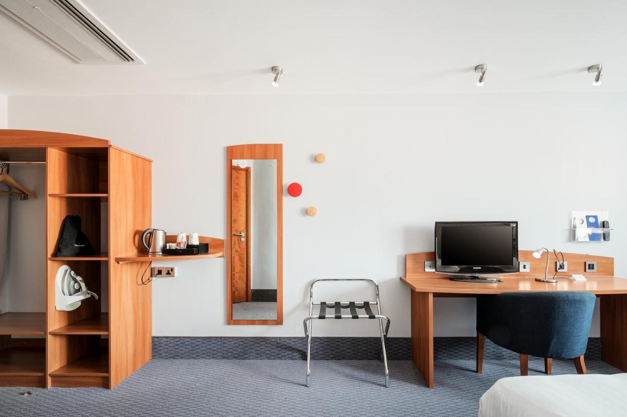 Holiday Inn Express Braintree By Ihg Eksteriør billede