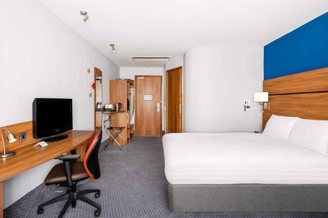 Holiday Inn Express Braintree By Ihg Eksteriør billede