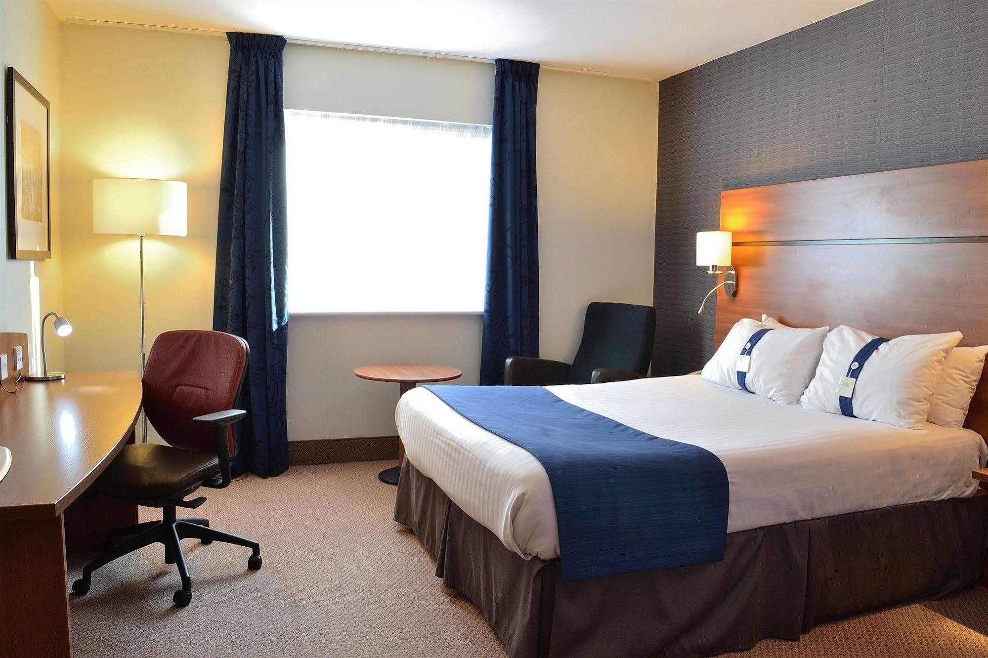 Holiday Inn Express Braintree By Ihg Eksteriør billede